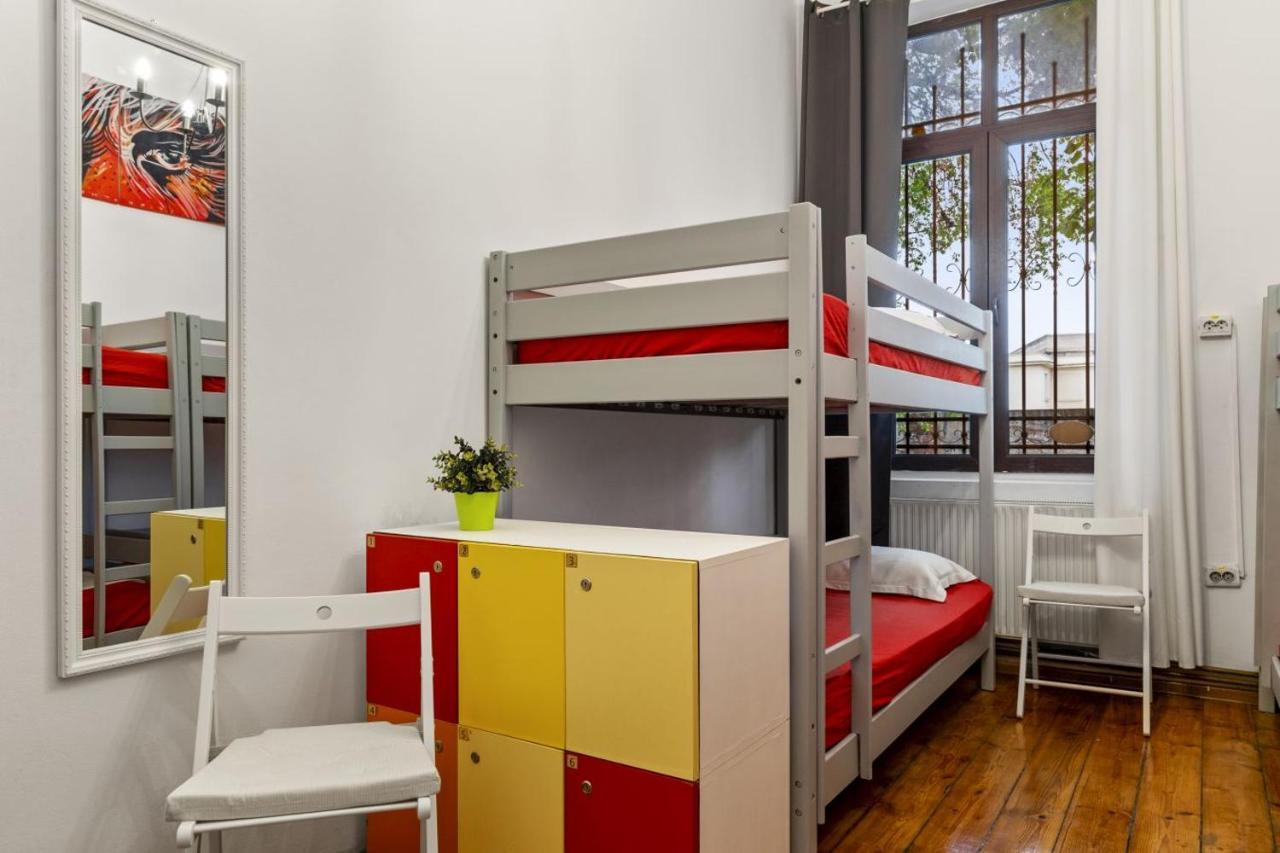 Friends Hostel Bucharest Luaran gambar