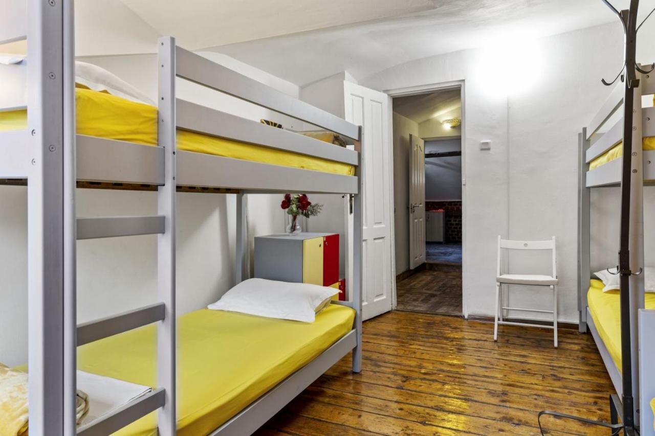 Friends Hostel Bucharest Luaran gambar