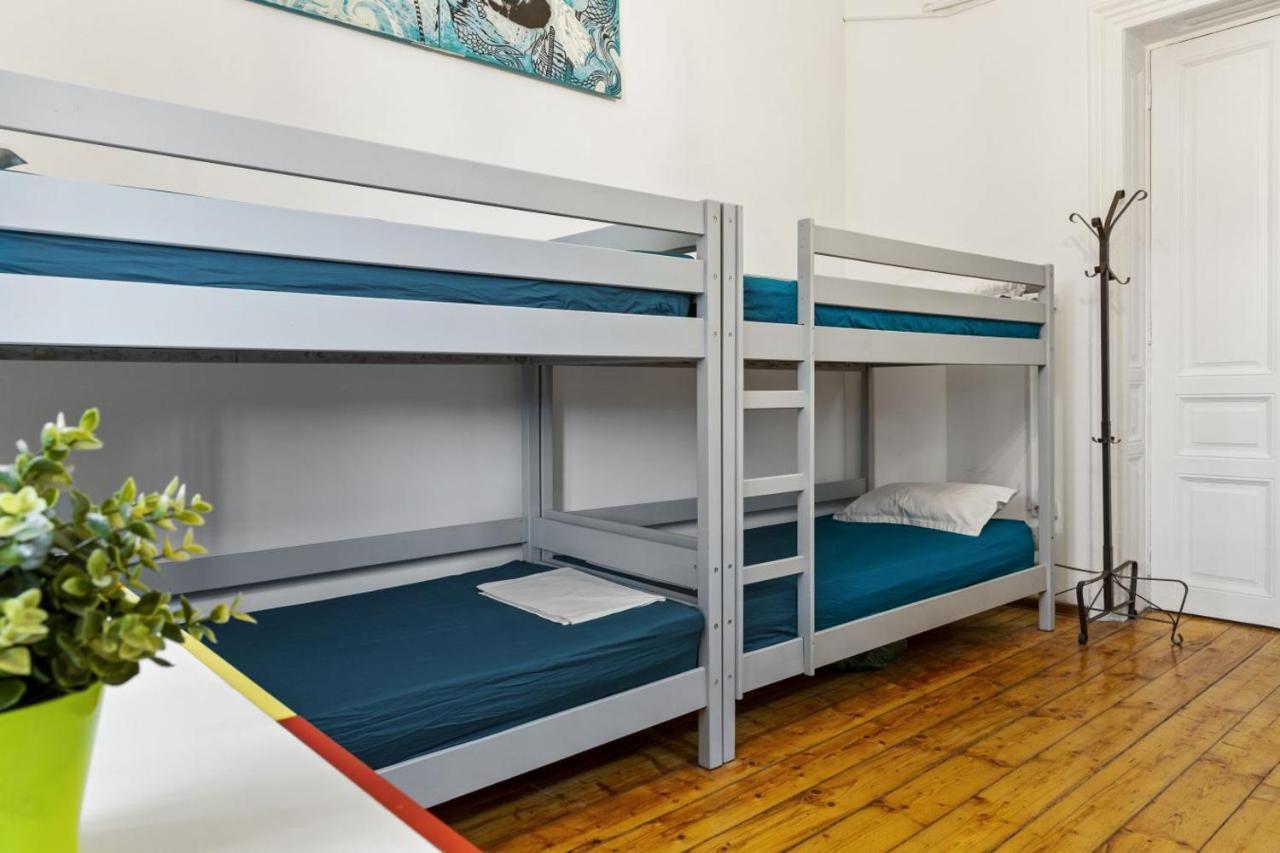 Friends Hostel Bucharest Luaran gambar