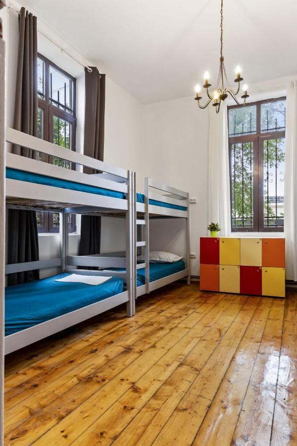Friends Hostel Bucharest Luaran gambar