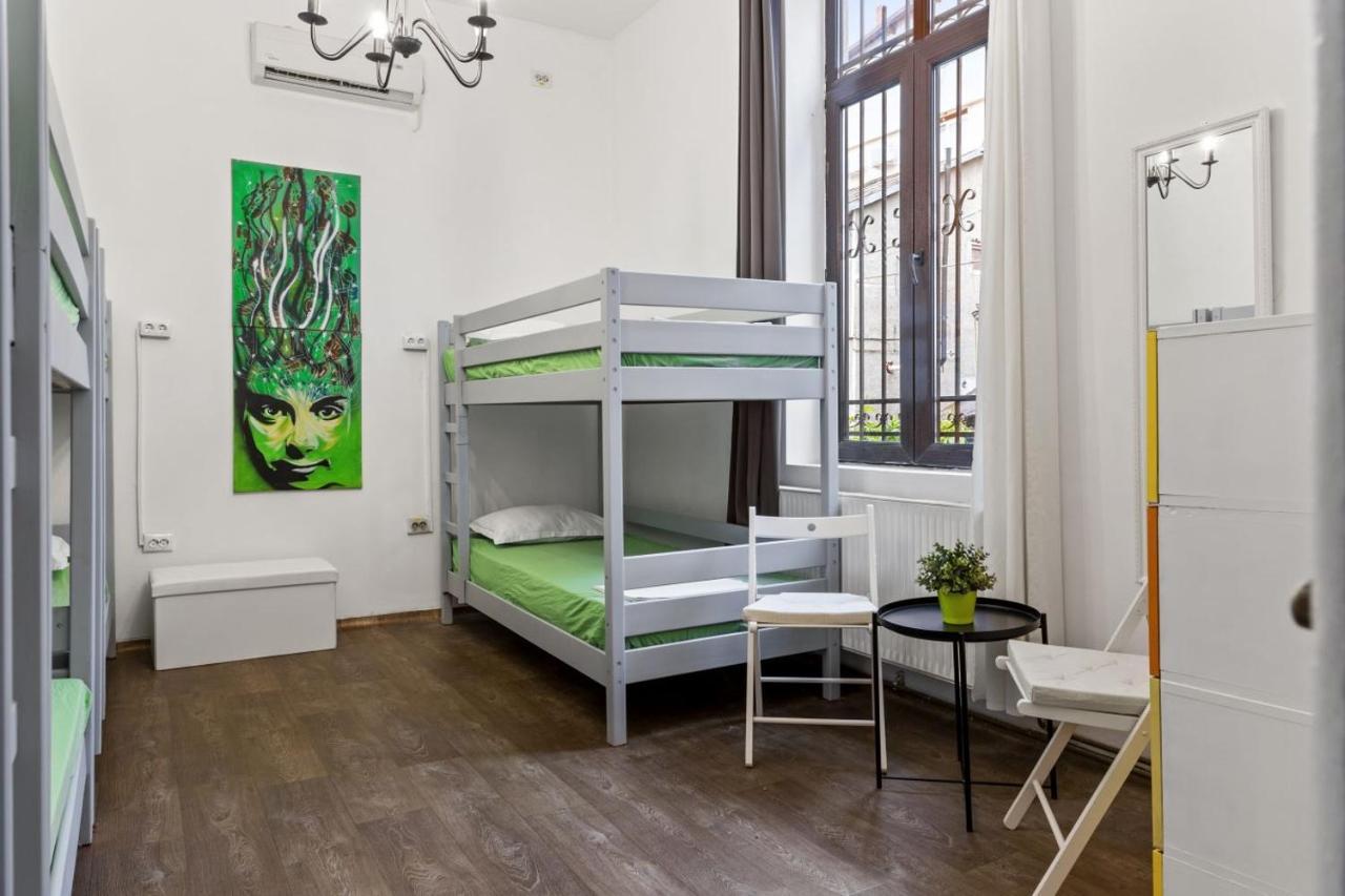 Friends Hostel Bucharest Luaran gambar