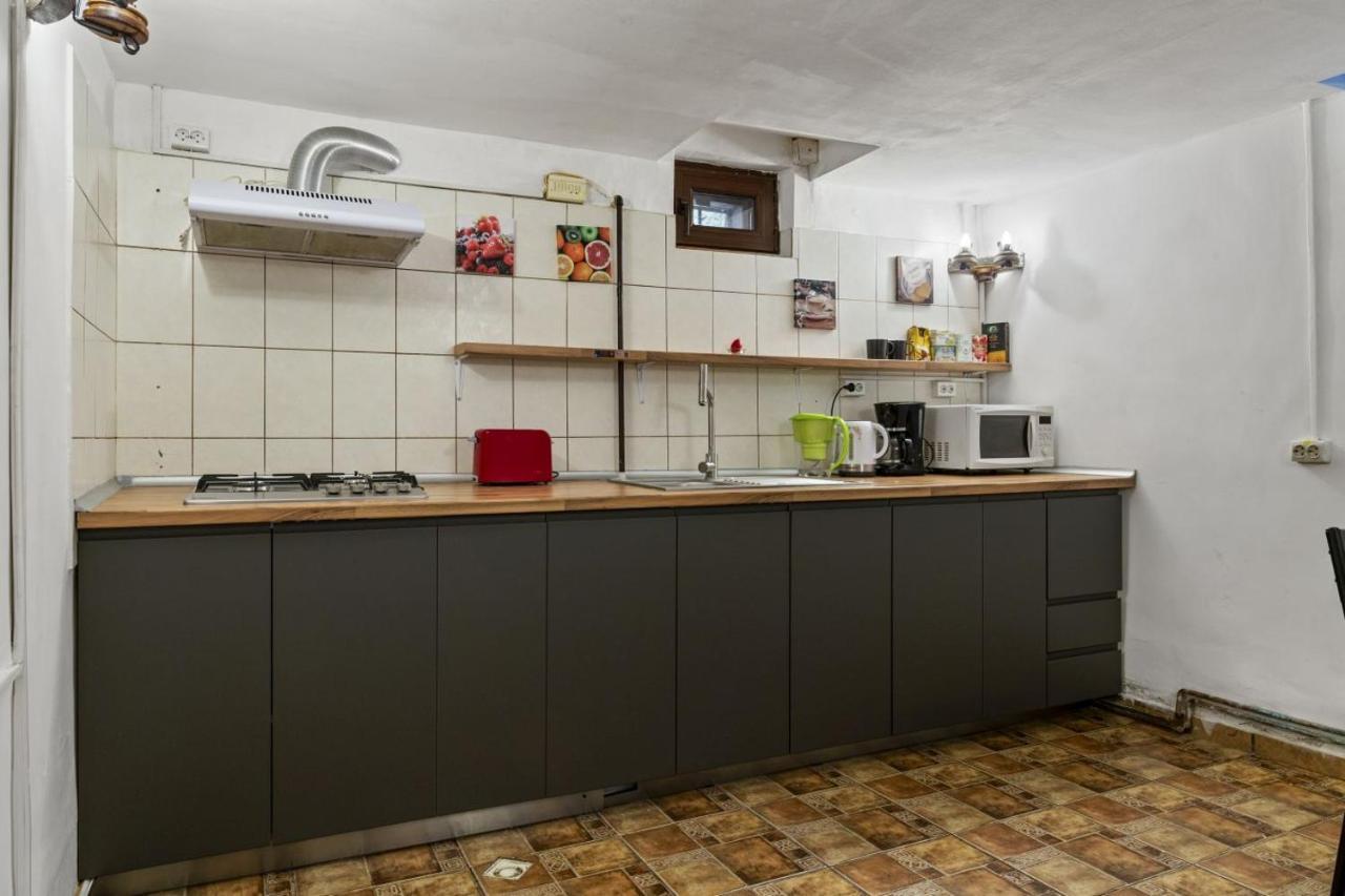 Friends Hostel Bucharest Luaran gambar