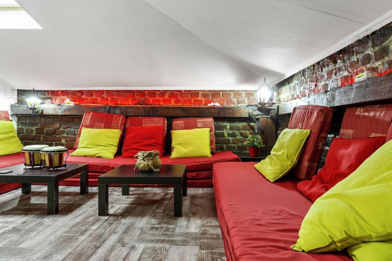 Friends Hostel Bucharest Luaran gambar
