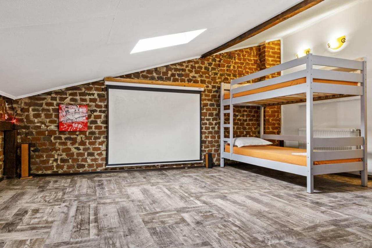 Friends Hostel Bucharest Luaran gambar