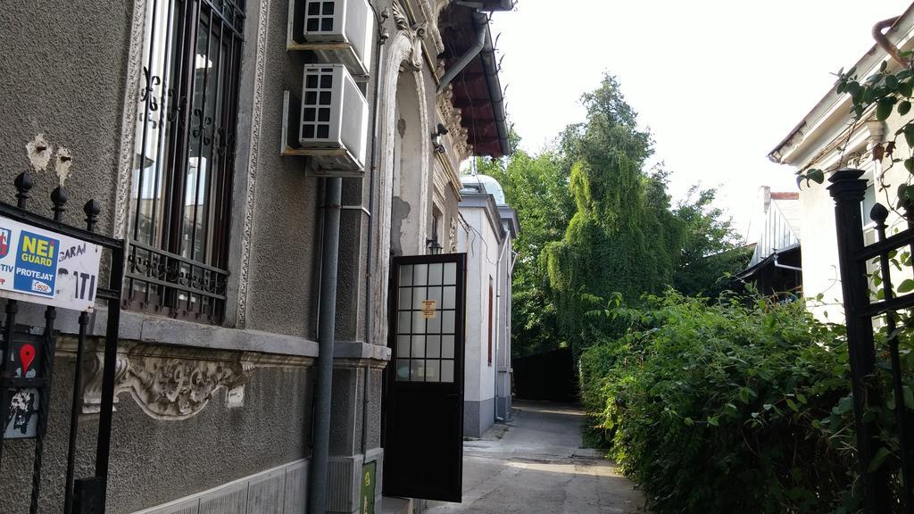 Friends Hostel Bucharest Luaran gambar